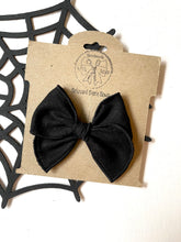 Load image into Gallery viewer, Black Linen Beloveds