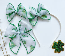 Load image into Gallery viewer, Shamrock Confetti Beloveds
