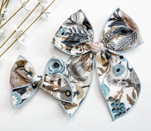 Load image into Gallery viewer, Winter’s Day Floral Beloveds