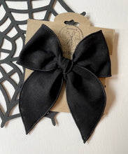 Load image into Gallery viewer, Black Linen Beloveds