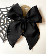 Load image into Gallery viewer, Black Linen Beloveds