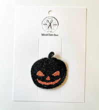 Load image into Gallery viewer, *PREORDER* Black Pumpkin Beaded Clips