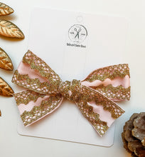 Load image into Gallery viewer, Holiday Gwenna Handtied Bows