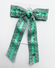 Load image into Gallery viewer, Spring Gwennas Vintage Style