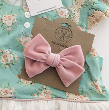 Load image into Gallery viewer, Baby Pink Velvet Bows