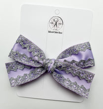 Load image into Gallery viewer, Spring Gwennas Handtied Style