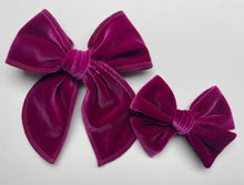 Load image into Gallery viewer, Magenta Velvet Bows