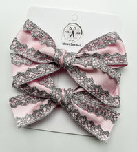 Load image into Gallery viewer, (Single Color Pigtails) Spring Gwennas Handtied Style