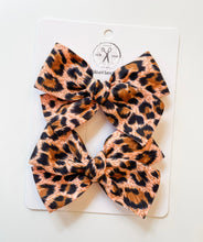 Load image into Gallery viewer, Cheetah Suede Bows &amp; Headbands