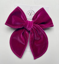 Load image into Gallery viewer, Magenta Velvet Bows