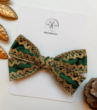 Load image into Gallery viewer, Holiday Gwenna Handtied Bows