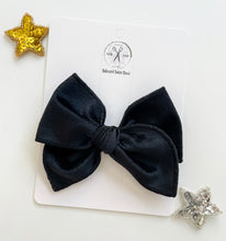 Load image into Gallery viewer, Black Velvet Beloveds