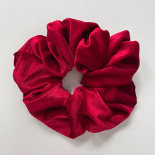 Load image into Gallery viewer, Valentine’s Oversized Scrunchies