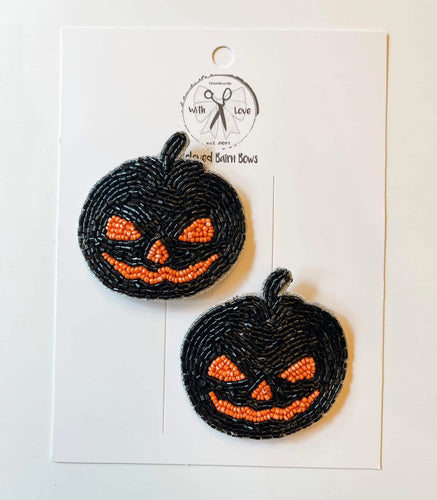*PREORDER* Black Pumpkin Beaded Clips
