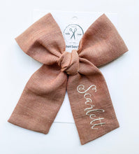 Load image into Gallery viewer, *4 Week TAT* Vintage Chambray Rose Linen Name Bows