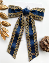 Load image into Gallery viewer, Holiday Gwenna Bows Vintage Style