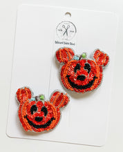 Load image into Gallery viewer, *PREORDER* Mickey Jack-O-Lantern Beaded Clips