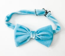 Load image into Gallery viewer, Sky Blue Velvet Bow tie