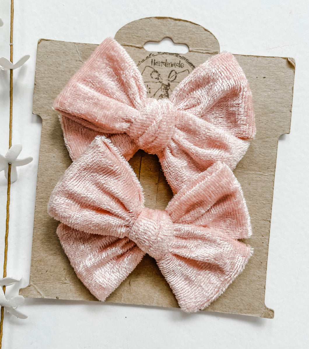 *SALE* Sweet Peach Velvet Bows