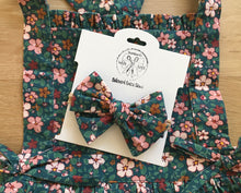 Load image into Gallery viewer, Midnight Forest Floral Handtied Bows