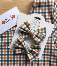 Load image into Gallery viewer, Brown Sugar &amp; Spruce Handtied Bow