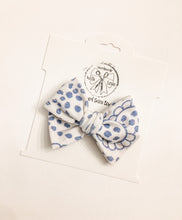 Load image into Gallery viewer, Snowflake blue floral Handtied Bows