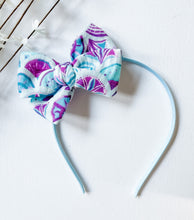 Load image into Gallery viewer, Starfish Bows and Headbands