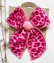 Load image into Gallery viewer, Pink Leopard Kali Velvets