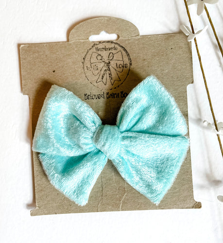 Shimmering Mint Velvet Handtied Bow