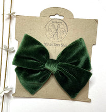 Load image into Gallery viewer, Pine Velvet Handtied Bows