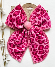 Load image into Gallery viewer, Pink Leopard Kali Velvets